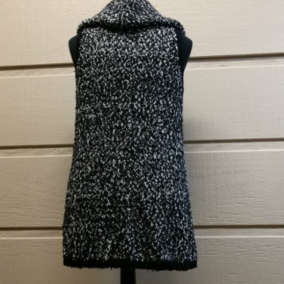 Absolutely Famous hooded vest - Picture 4 of 6